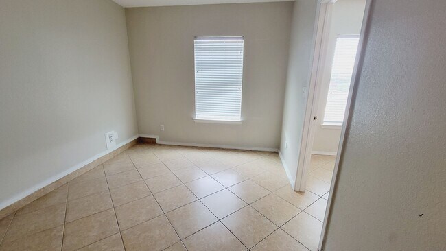 Building Photo - Recently painted 4 bedroom, 3 bath home in...