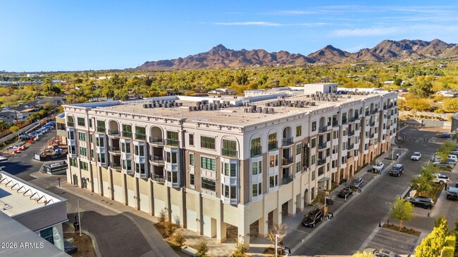 Building Photo - 4240 E Camelback Rd