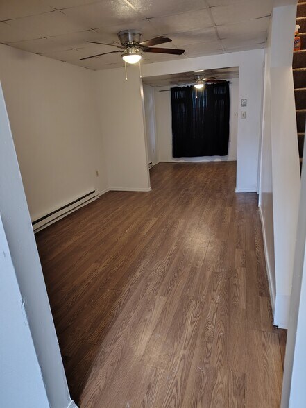 Building Photo - 416 W Poplar St
