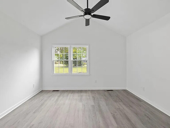 Building Photo - Lease OR Lease to Own