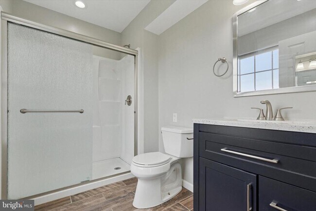 Building Photo - 5503 Drawbridge Ct