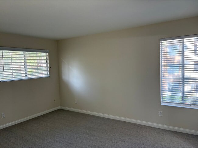 Building Photo - 1 Bedroom Resort Style Living at THE MET! ...