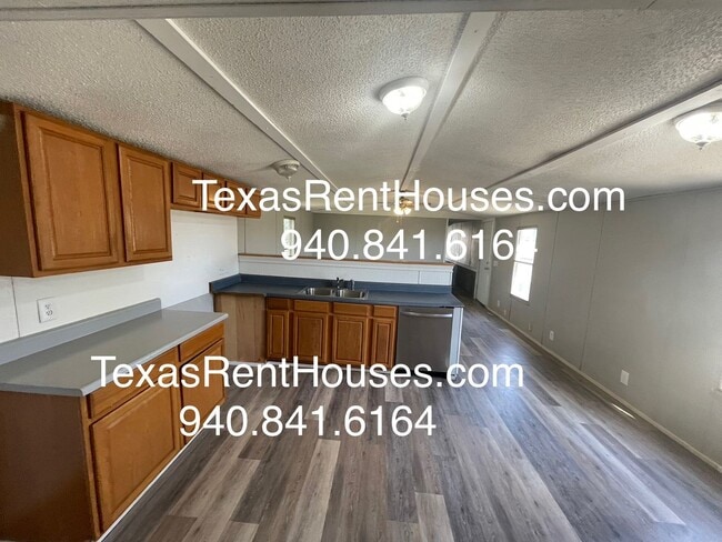 Building Photo - Charming 3-Bedroom Home on 5 Acres – Peace...