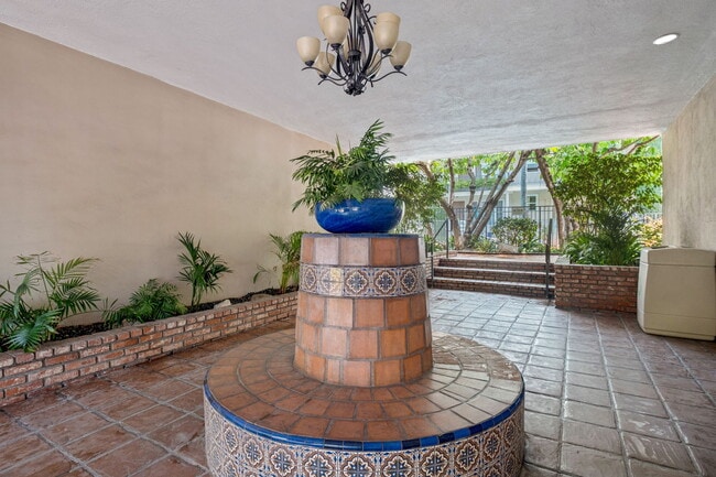 Building Photo - 11670 W Sunset Blvd