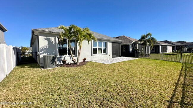 Building Photo - 4477 Trovita Cir