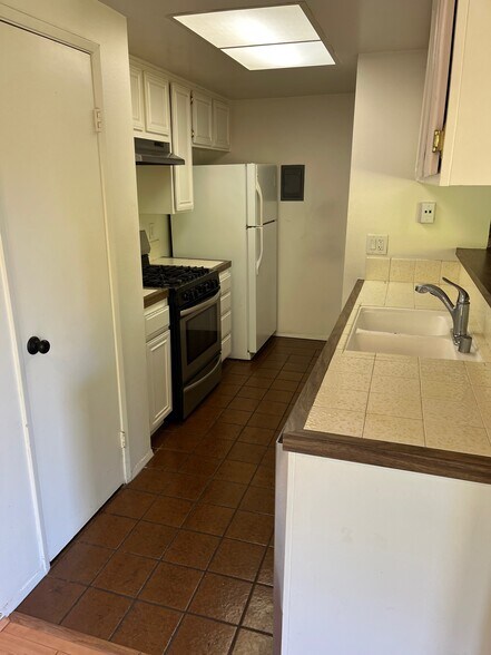 Building Photo - 5977 Nelda St