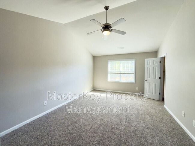 Building Photo - 2916 Hayward Ct