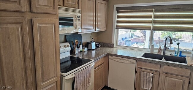 Building Photo - 3019 Bel Air Dr