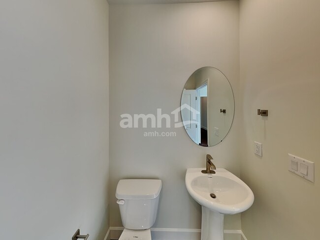 Building Photo - 6082 S Jordan Pkwy W