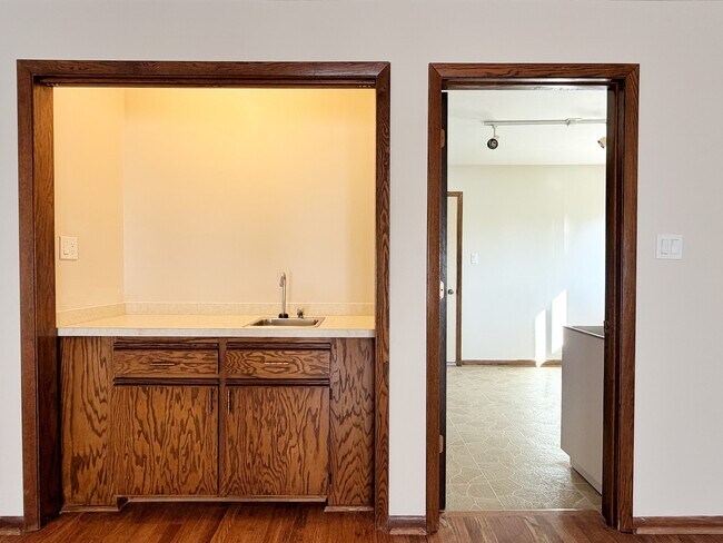 Building Photo - 6710 Wedgewood Ln