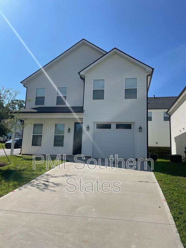 Building Photo - 201 Clarus Crk Wy