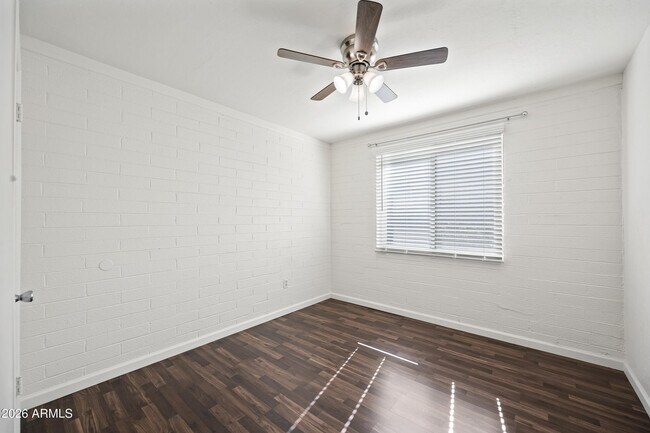 Building Photo - 4326 N 13th Pl