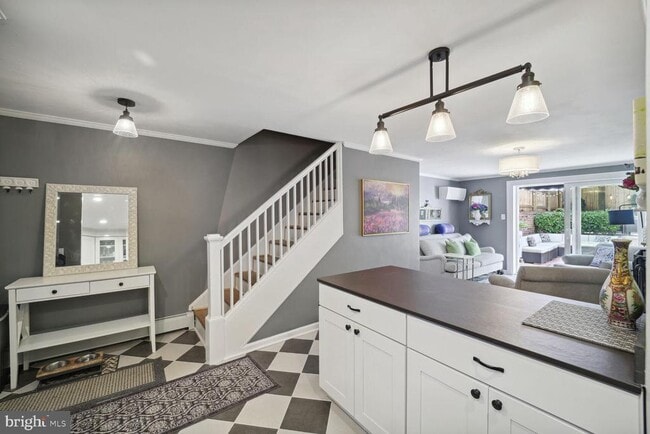 Building Photo - 428 Wolfe St