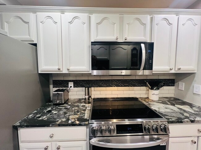 Building Photo - 3401 Spanish Trail