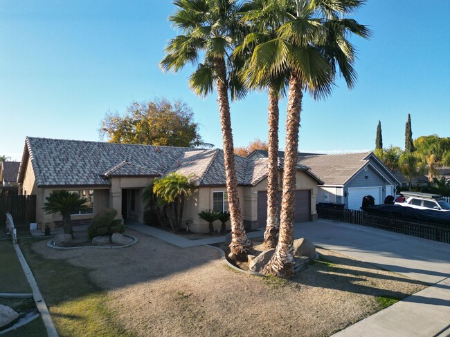 Primary Photo - Spacious 5-Bedroom Home in Bakersfield, CA!