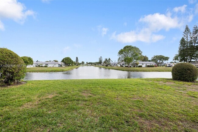 Building Photo - 72 Monaco Ct