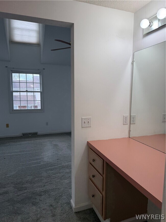 Building Photo - 304 Forest Edge Dr