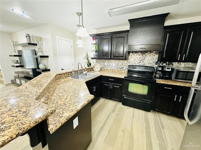 Building Photo - 21 49th St