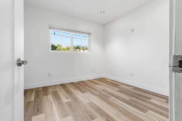 Building Photo - 3370 Par Dr