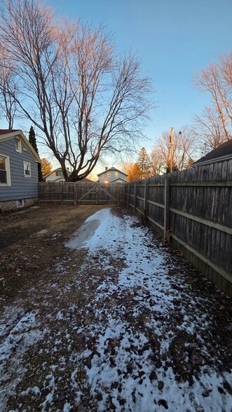 Building Photo - 120 N Harrison St