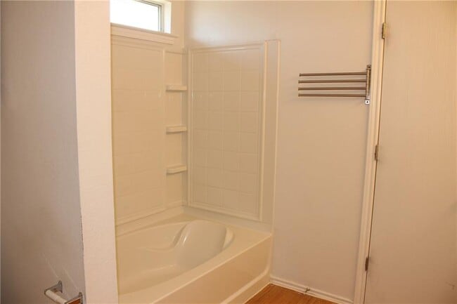 Building Photo - 107 Outfitter Dr