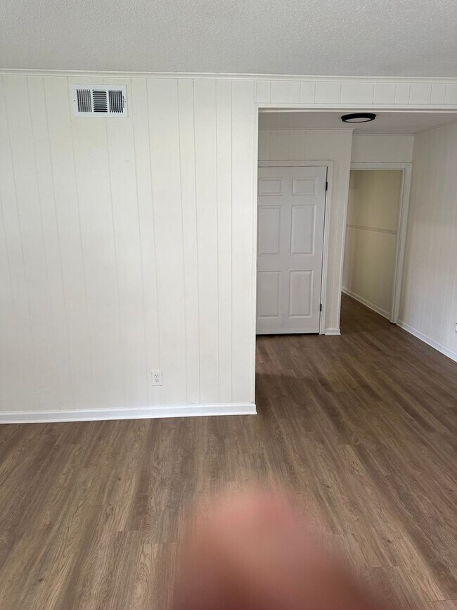 Building Photo - Charming 2BR Duplex in Memphis