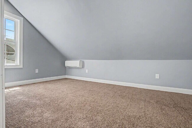 Building Photo - Spacious and Move-in Ready 4-Bedroom in Cary!
