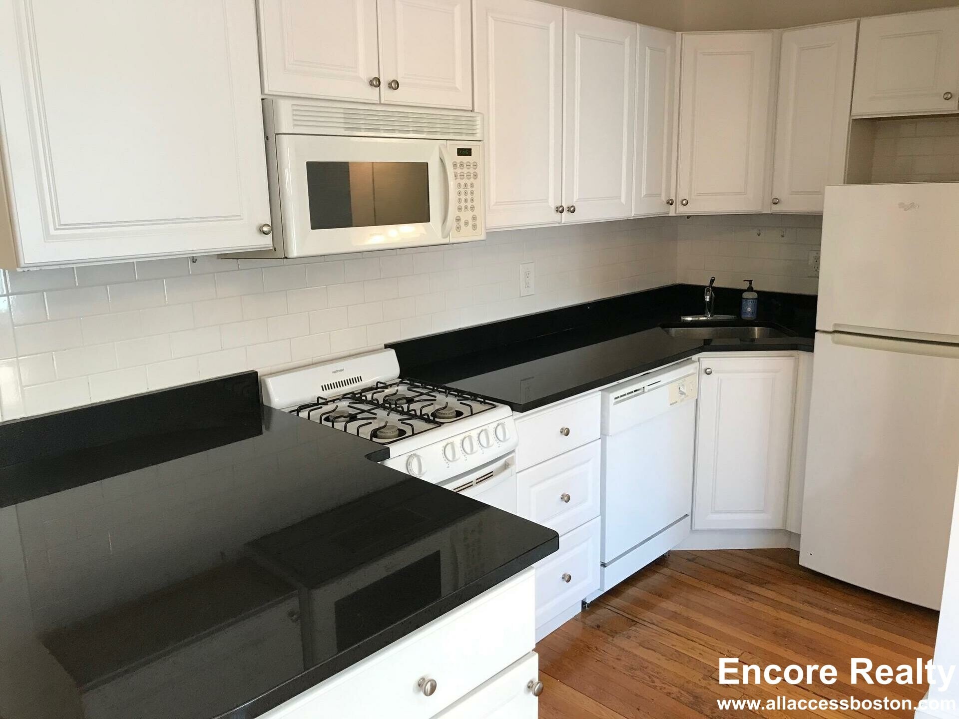 Building Photo - 28 Symphony Rd