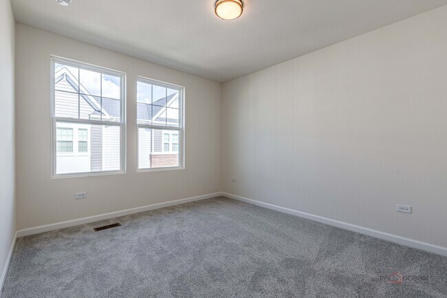 Building Photo - 157 Yorktown Ct