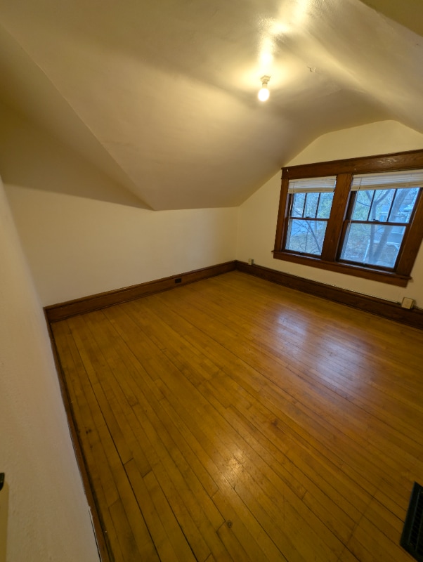 Building Photo - 928 E Grand Ave