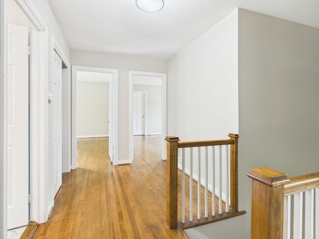 Building Photo - 1519 Chauncey Ln