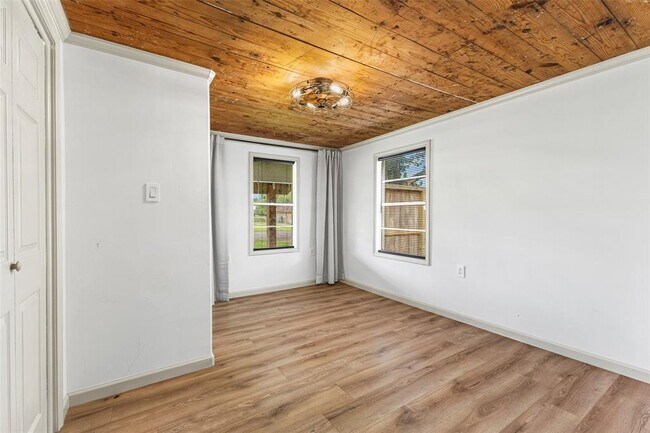 Building Photo - 4410 Jackson St