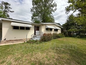 Building Photo - 2423 Brentwood Pl