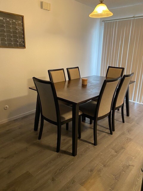 Building Photo - 1940 Yale St