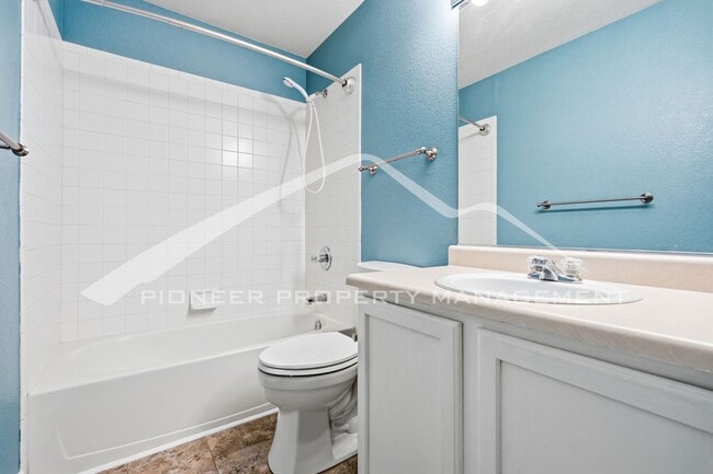 Building Photo - 333 Sanders Cir