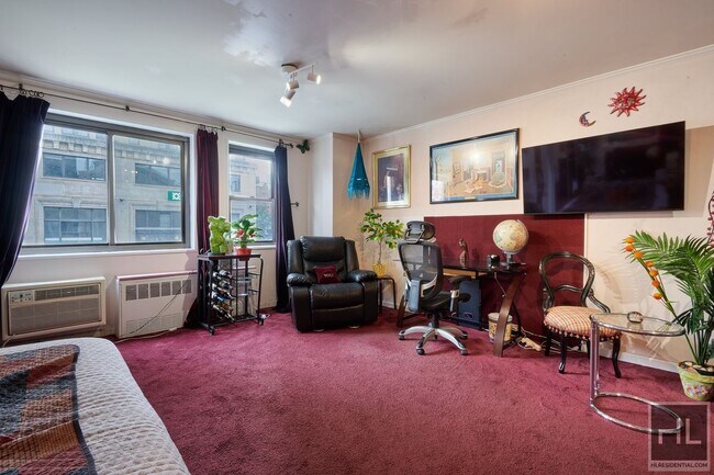 Building Photo - 85-88 8th Ave