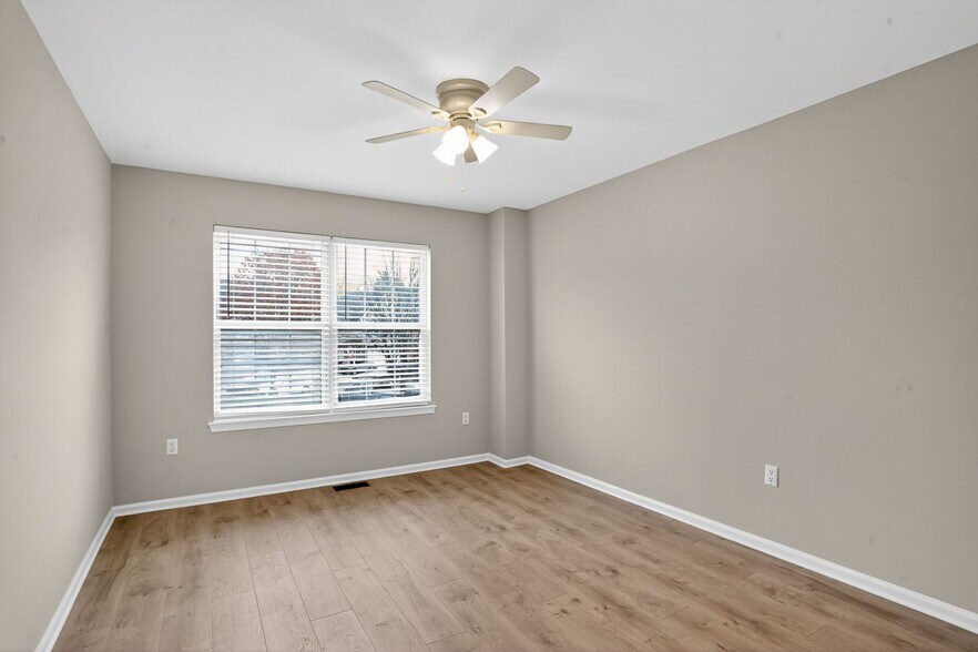 Building Photo - 2801 Harvard Ct