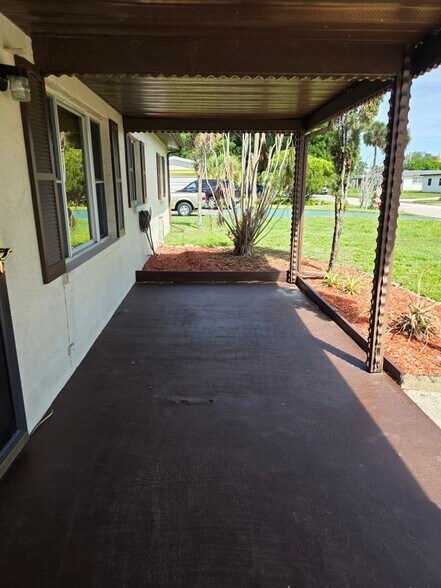 Building Photo - 2910 Zephyr Ln