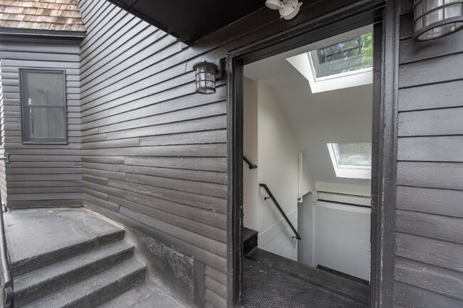 Building Photo - 32 Cargill St