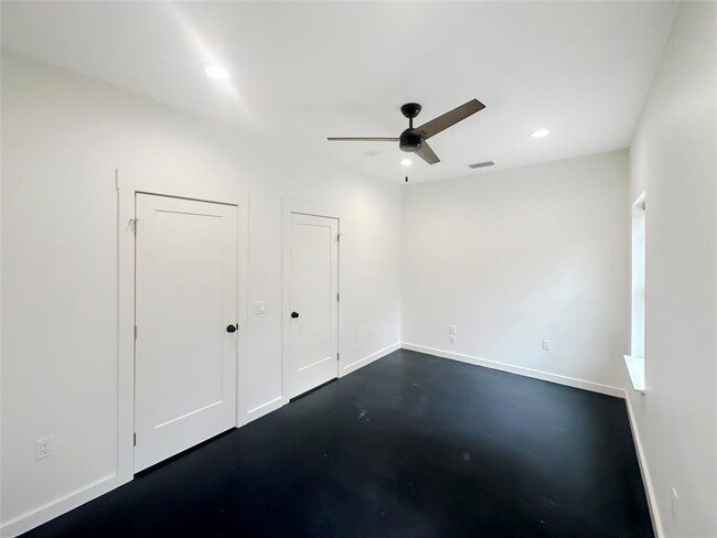 Building Photo - 317 8th St