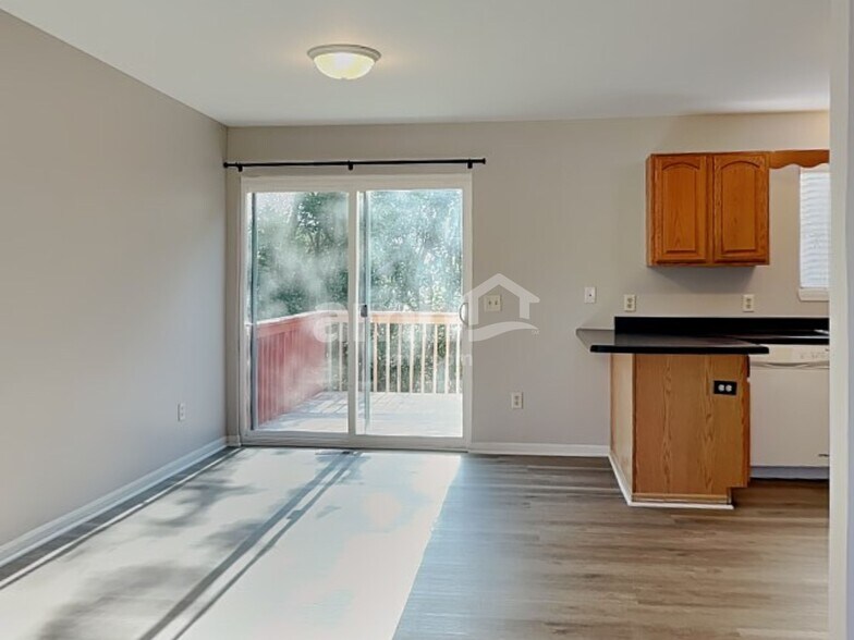 Building Photo - 5925 Bluegrass Trl