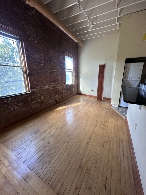 Building Photo - 2800 Mayfield Rd