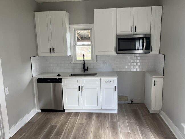 Building Photo - 1667 Warder St