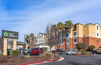 Building Photo - Furnished Studio-San Rafael - Francisco Blvd East