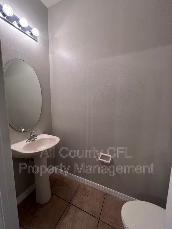 Building Photo - 2740 Oakwater Dr