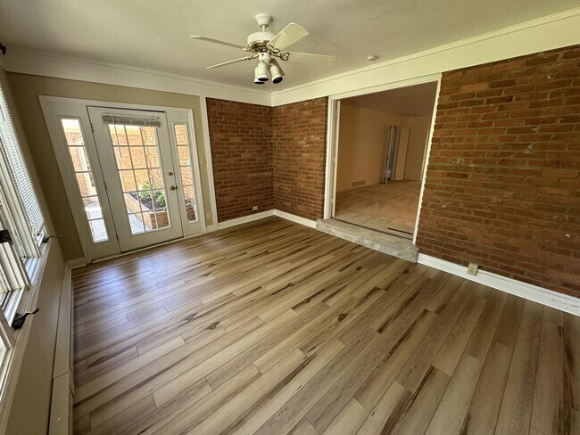 Building Photo - 2948 Candlelight Way