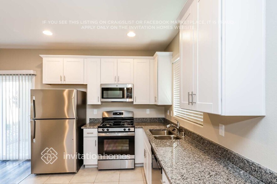 Building Photo - 8776 Candelabra Ct