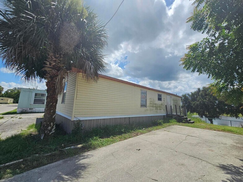 Building Photo - 920 Boardwalk Ln