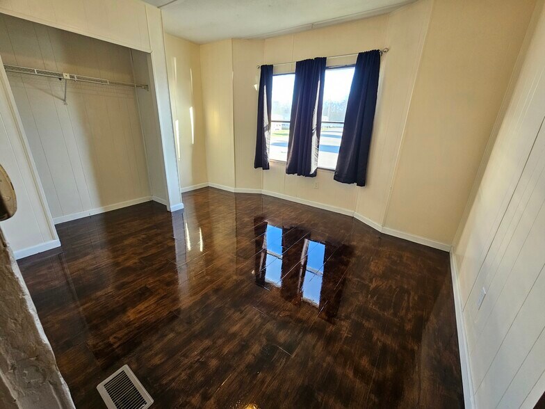 Bedroom 2 - 607 Tater Peeler Rd