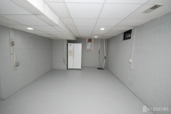 Building Photo - 1 Wellington Ct